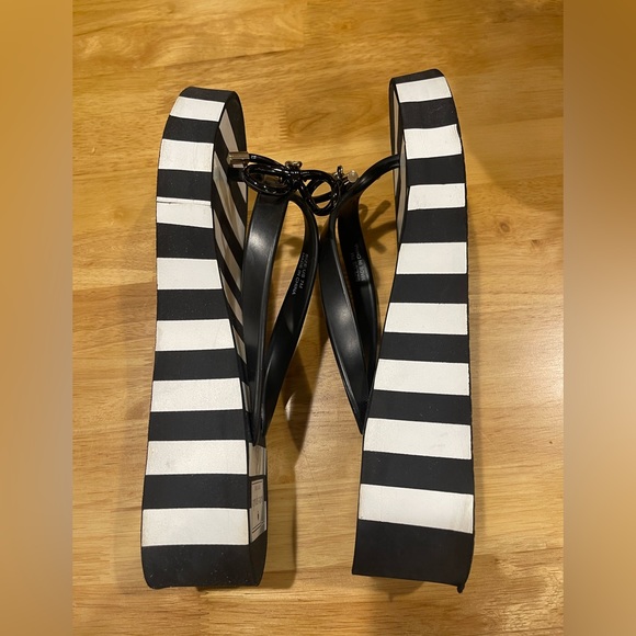Kate Spade NewYork Black & White Striped Platform Flip Flop Sandals Size 7 - Picture 9 of 11